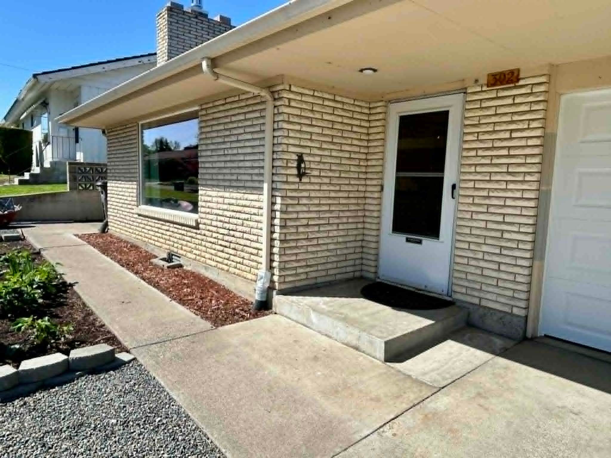 Building Photo - 302 N 37th Ave