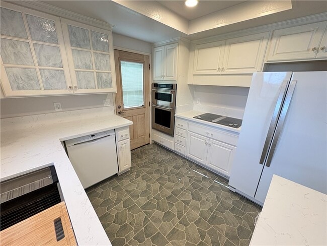 Building Photo - 5902 Nordina Dr