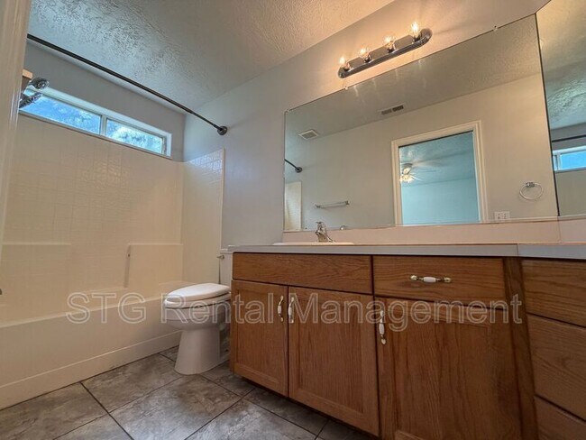 Building Photo - 433 E 1050 S