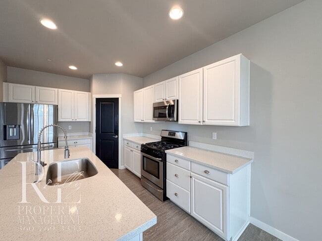 Building Photo - Vaulted Ceilings, Tree-Lined Views & a Spacious Primary Suite Retreat