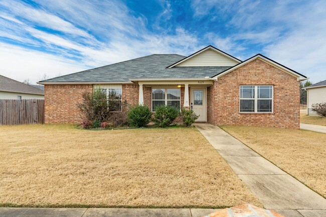 Building Photo - 4 Bedroom 2 Bath Remodeled Home