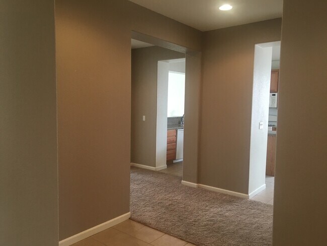 Building Photo - COMING SOON! Single Story 4 Bed in Curti R...