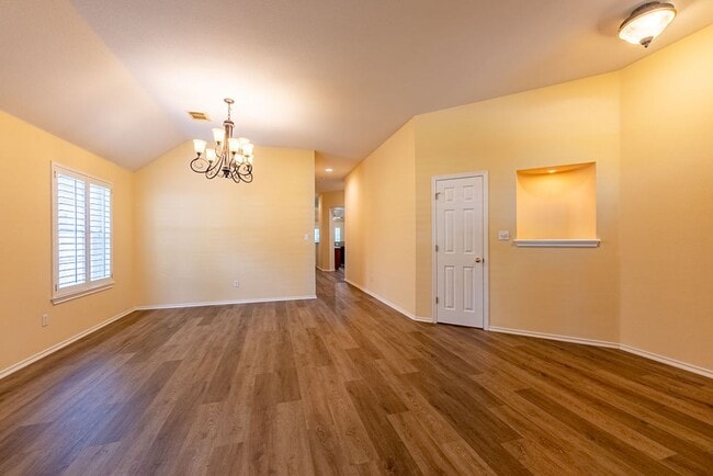 Building Photo - 7414 W Magic Mountain Ln