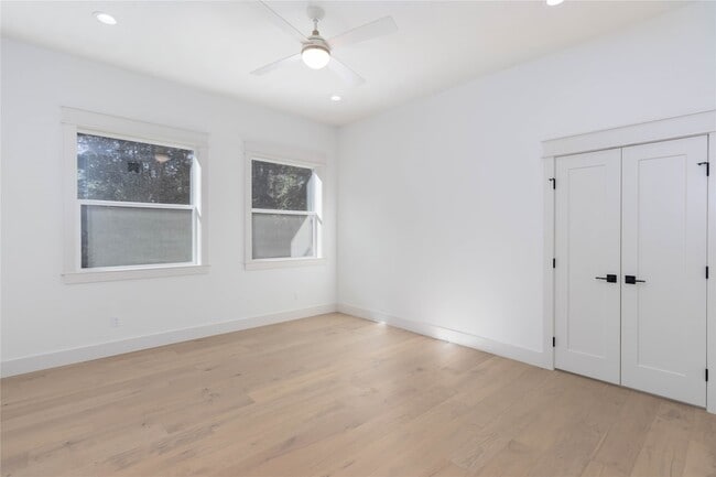 Building Photo - 3964 Hogan Dr