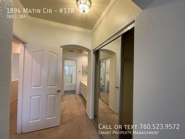 Building Photo - Upgraded Town Home 3BR/2.5BA  Great Locati...