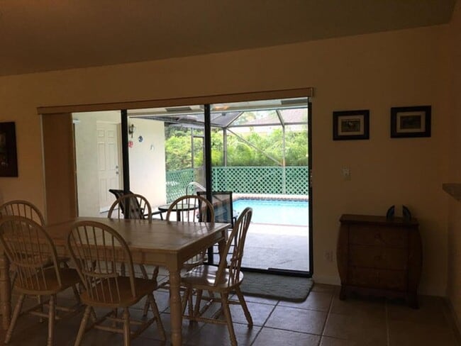 Building Photo - 745 Juniper Pl