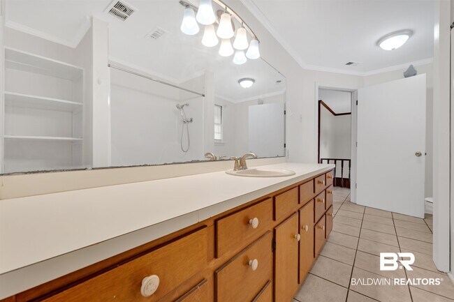 Building Photo - 6425 Village Point Dr