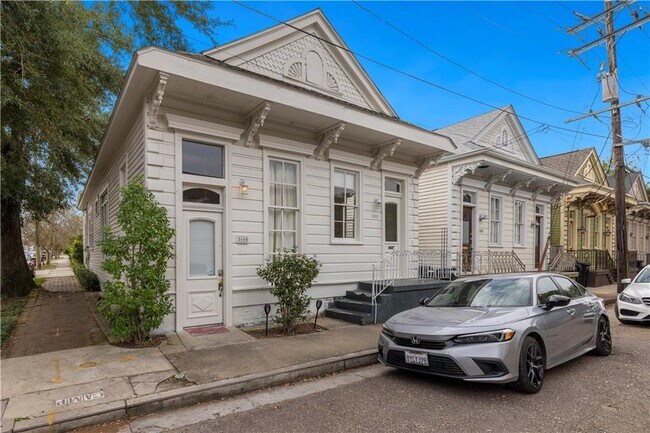 Primary Photo - 5602 Camp St