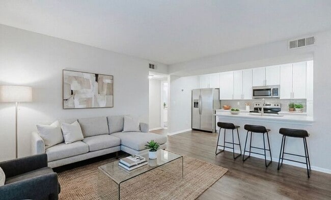 Building Photo - Luxurious 1-Bedroom Apartment in Atlanta’s Upper Westside | In-Home Washer & Dryer