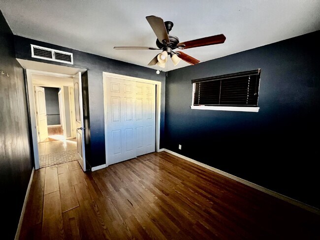 Building Photo - 112 De Leon Dr
