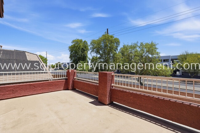 Building Photo - 6827 N 71st Dr