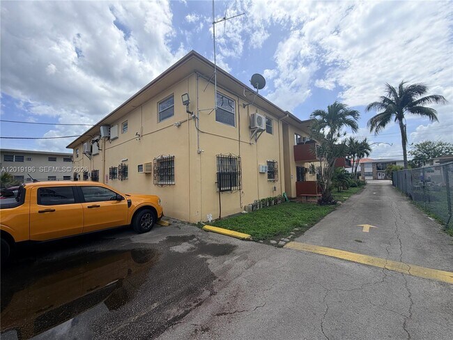 Building Photo - 47 NW 47th Ave