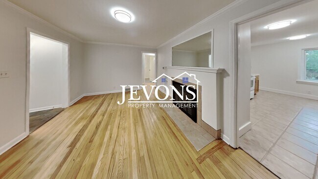 Building Photo - Beautiful single-family home in Seattle