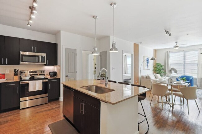 Building Photo - 5445 Town and Country Blvd