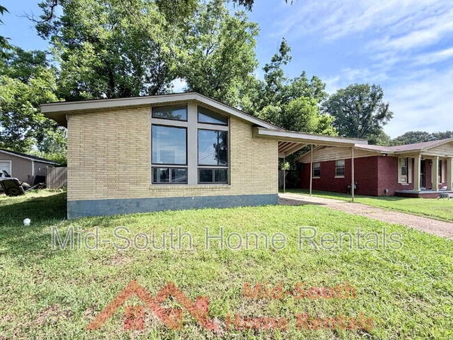 Building Photo - 2298 Dells Ave