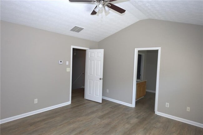 Building Photo - 483 Marsh Lake Rd SE