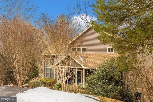 Building Photo - 6976 Meadowpoint Terrace