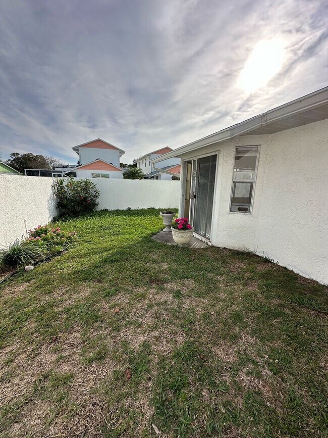 Building Photo - 2BD / 2BA SUNTREE VILLA HOME