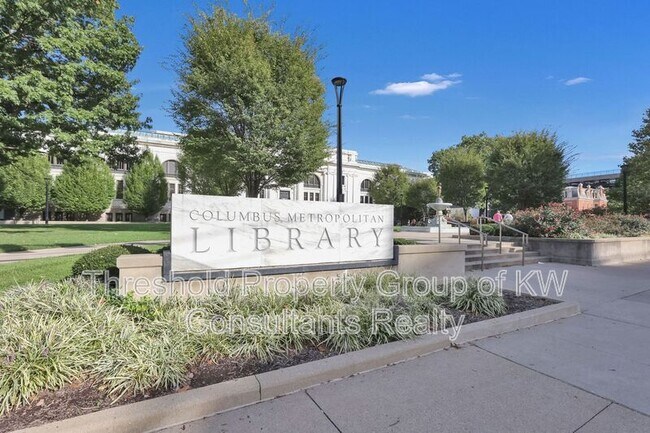 Building Photo - 451 E Town St