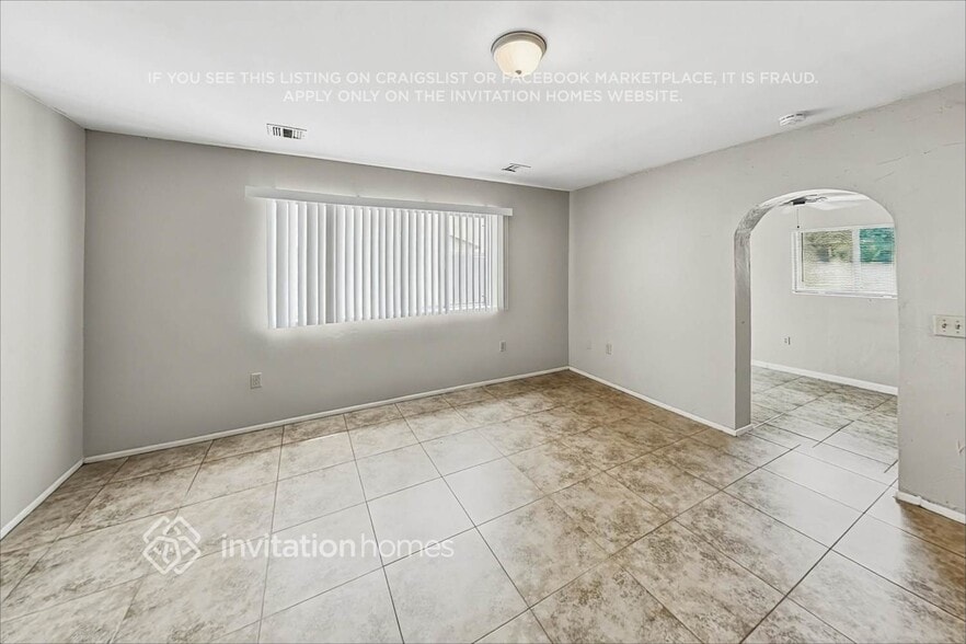 Building Photo - 12801 N 112th Ave