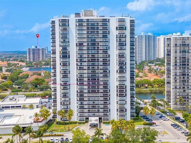 Building Photo - 3675 N Country Club Dr