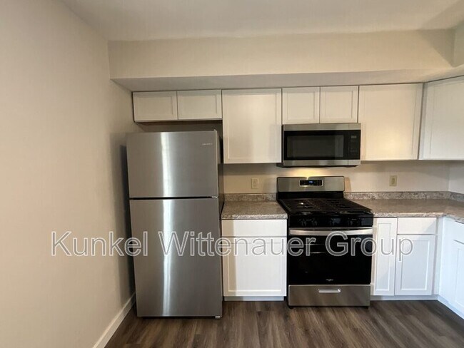 Building Photo - 1975 Nathan Ave