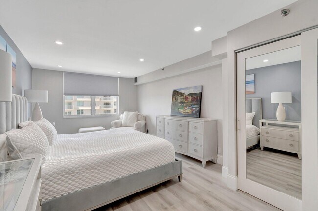 Building Photo - 4511 S Ocean Blvd