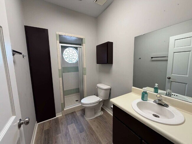 Building Photo - 4300 Bayou Blvd