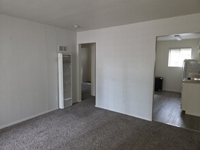 Building Photo - LO808-Sarver