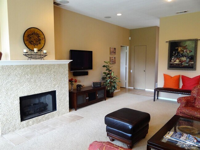 Building Photo - 47423 Medina Dr W