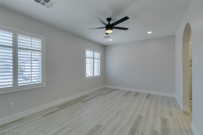 Building Photo - 11370 Merado Peak Dr