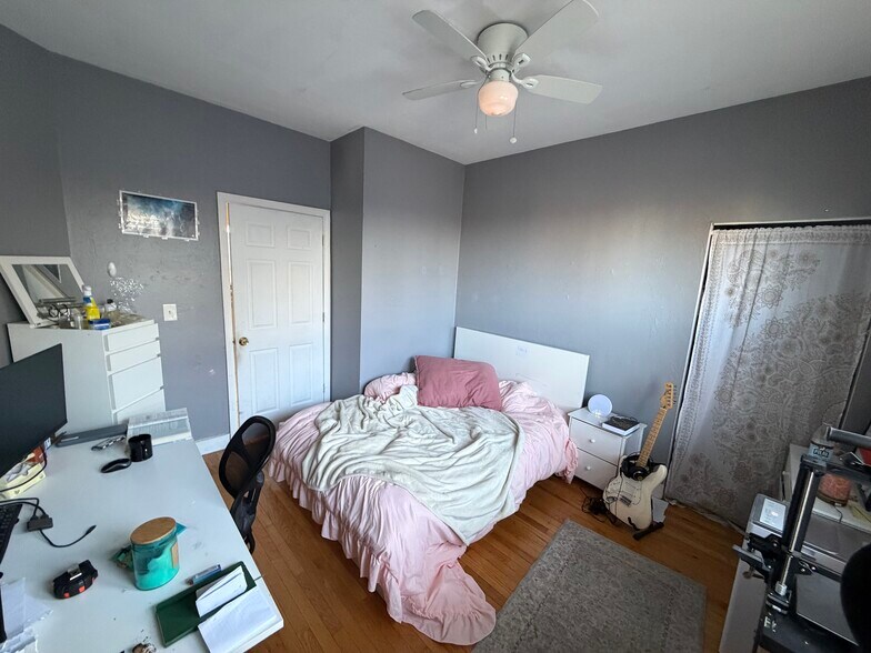 Building Photo - 8 Eldora St