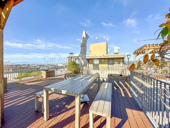 Building Photo - 2747 San Pablo Ave