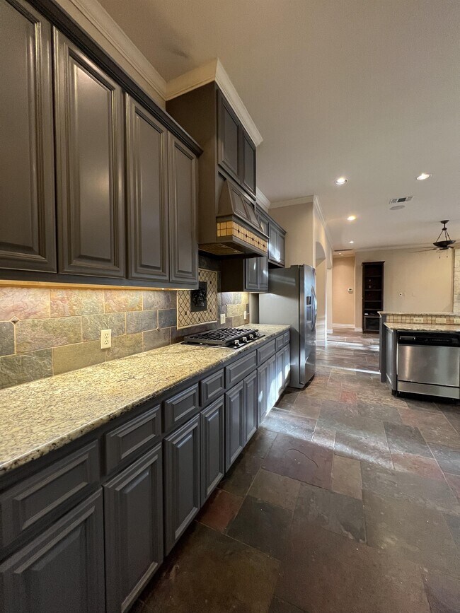 Building Photo - 2922 Ivory Creek