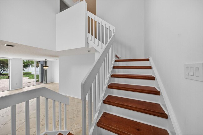 Building Photo - 191 NW 118th Dr