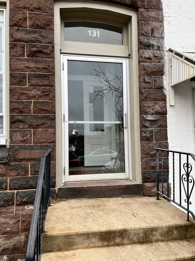 Building Photo - 131 S 3rd St