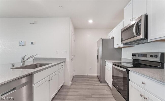 Building Photo - 6956 Honor Hl St