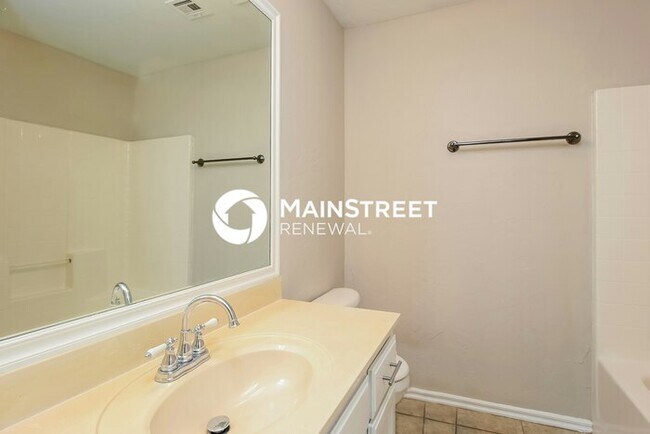 Building Photo - 3 Bedroom Pet-Friendly Home in Yukon, OK w...