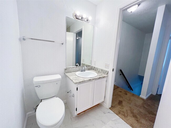 Building Photo - 616 Valley Spring Dr