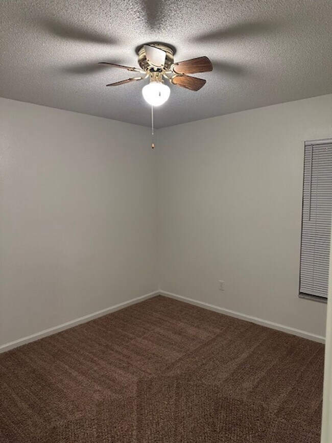 Building Photo - 2507 Woods Edge Cir