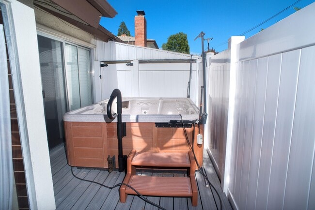 Building Photo - 18624 Kenya St