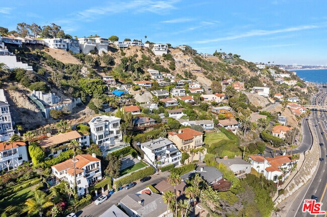 Building Photo - 17737 Porto Marina Way