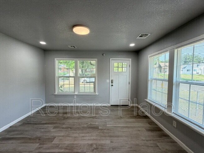 Building Photo - 201 S Jamestown Ave