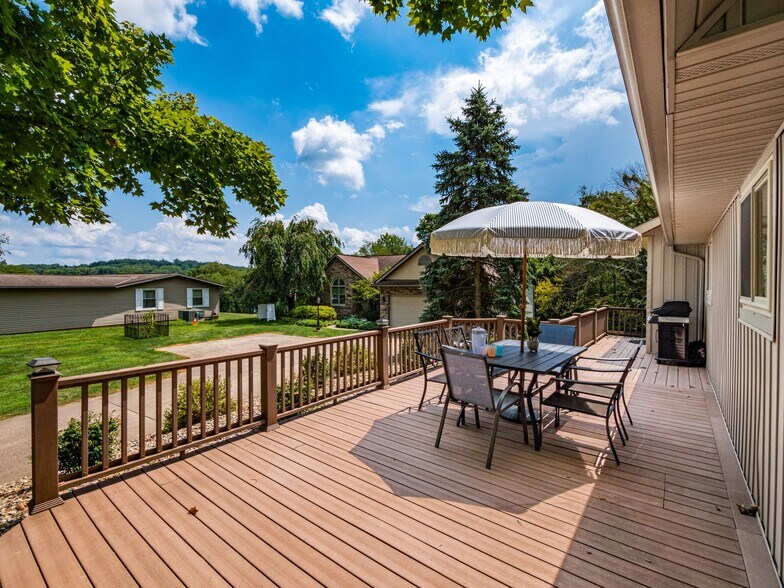 Building Photo - 305 Ridgeway Dr