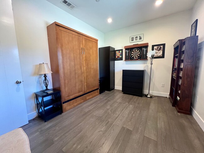 Building Photo - 13090 Heath St