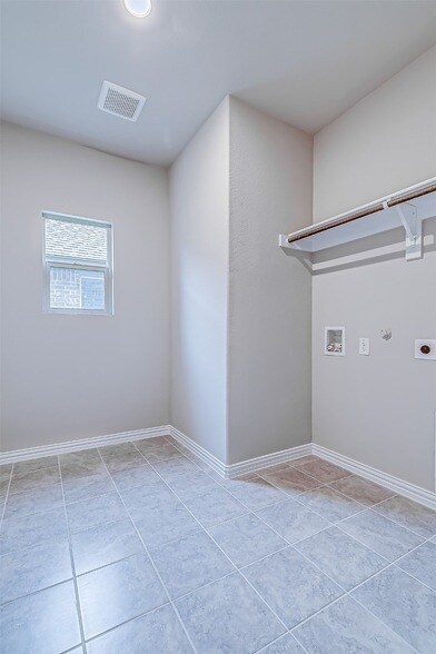 Building Photo - 337 Edmund Ln