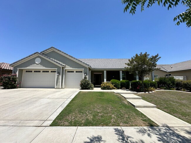 Primary Photo - Beautiful House in gated community w/ Solar!