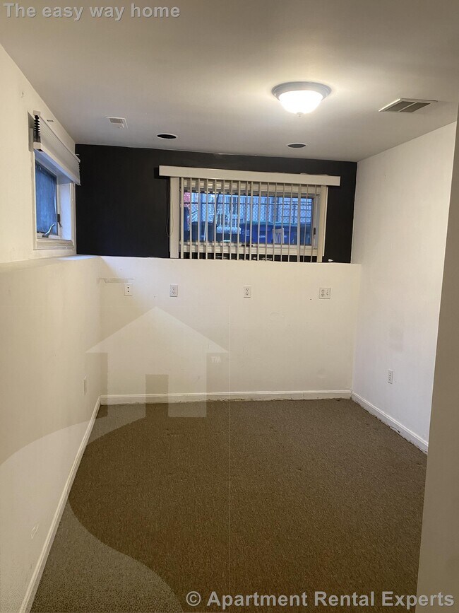 Building Photo - 309 Beacon St