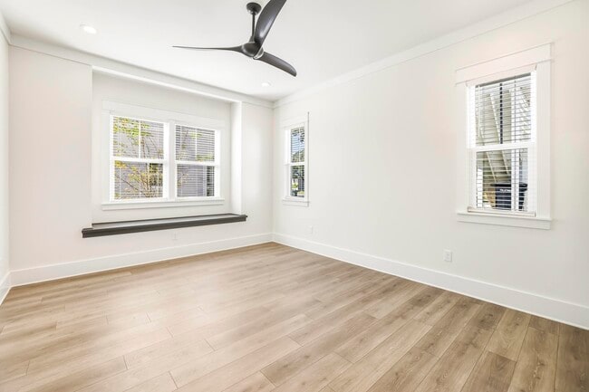 Building Photo - 4056 Biltmore Ave