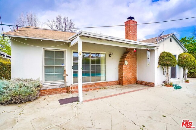 Building Photo - 12748 Weddington St